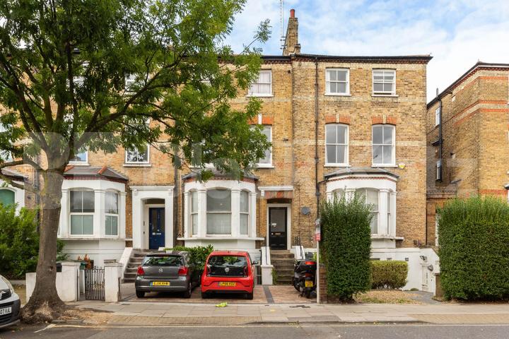 Split over 2 floors with 2 bathrooms minutes to Tufnell Park Road Station  Tufnell Park Road, Tufnell Park 